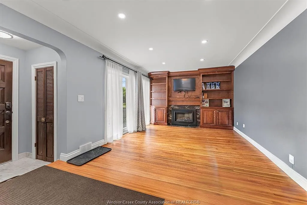 4 bed, $2,800 — Photo 3