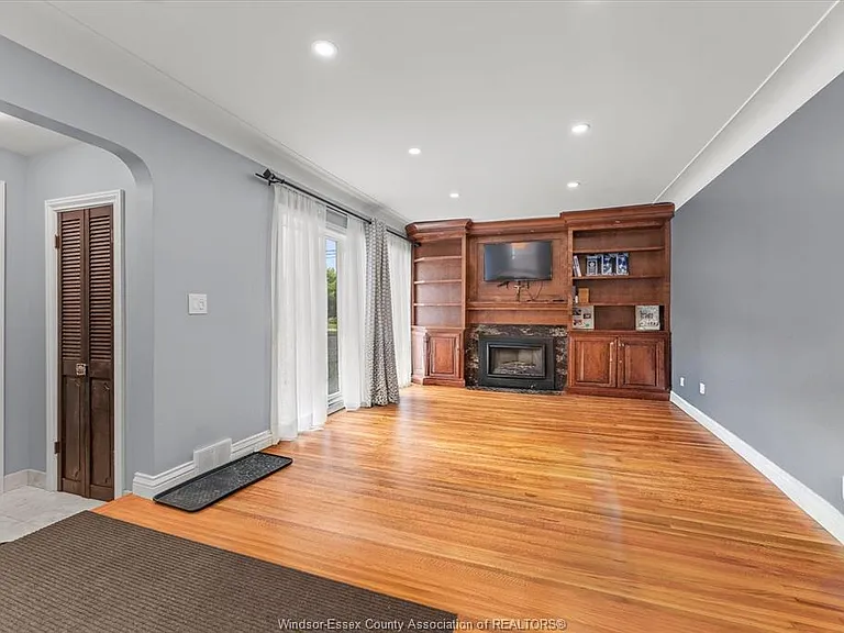 4531 Pleasant Pl #MAIN — Photo 3