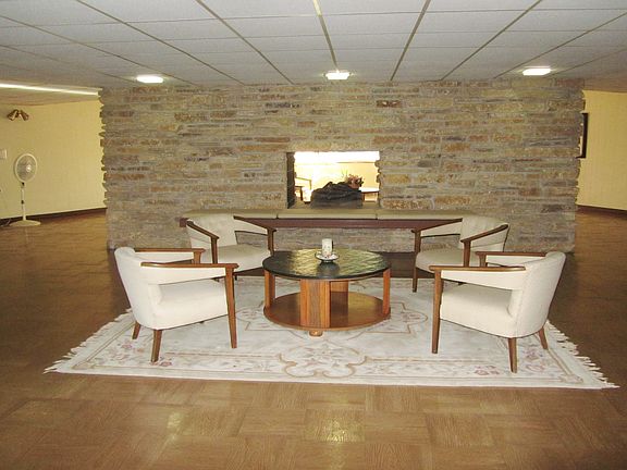 4th image of 5540 Walnut Ave APT 19C