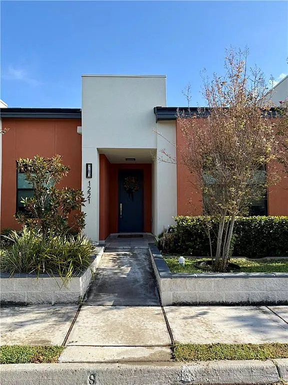 3 bed, 3.0 bath, 1955 sqft, $2,500 — Photo 1