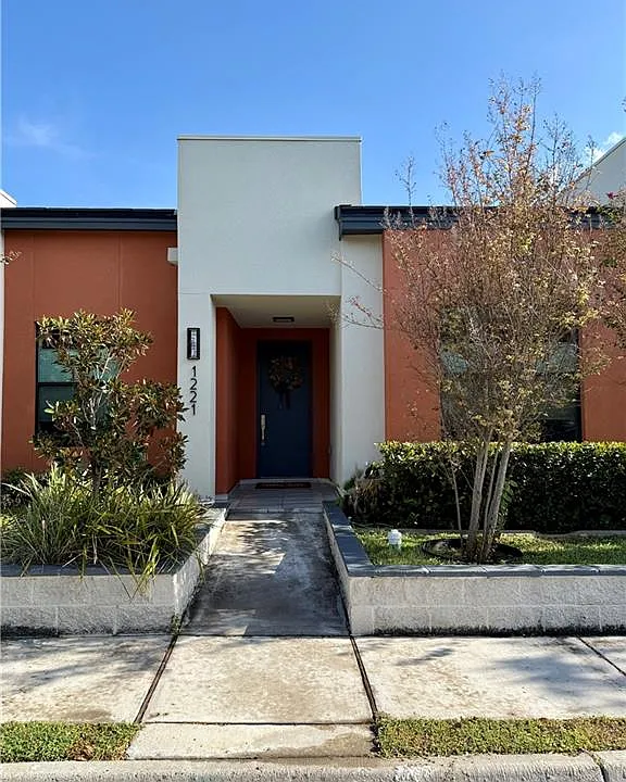 1221 Ozark Ave