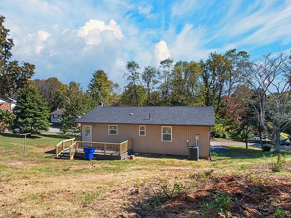 4th image of 134 Allen Dr
