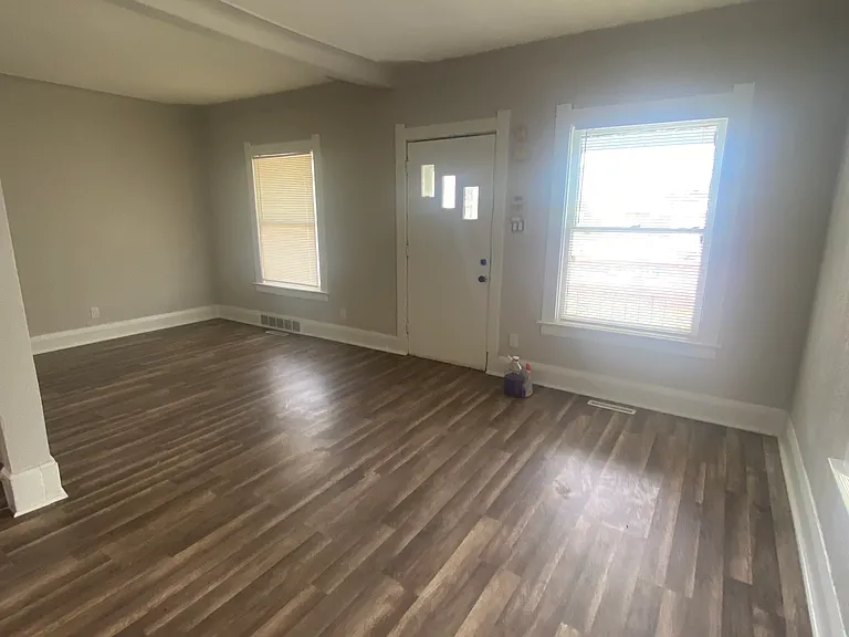 1049 King St — Photo 6