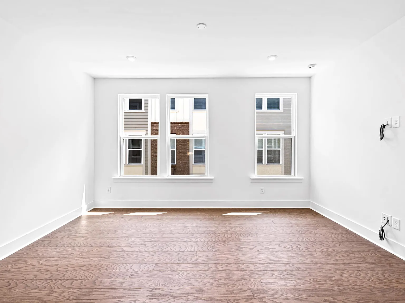 3 bed, 3.5 bath, 1523 sqft, $2,495 — Photo 3