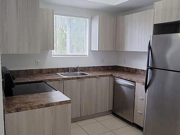3rd image of 7516 NE 1st Ave