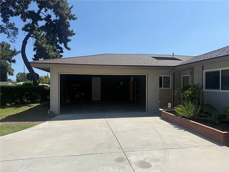 9671 Geyser Ave — Photo 16