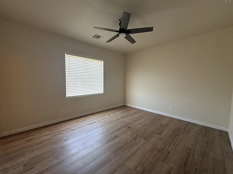1 El Camino Loop NW — Photo 4
