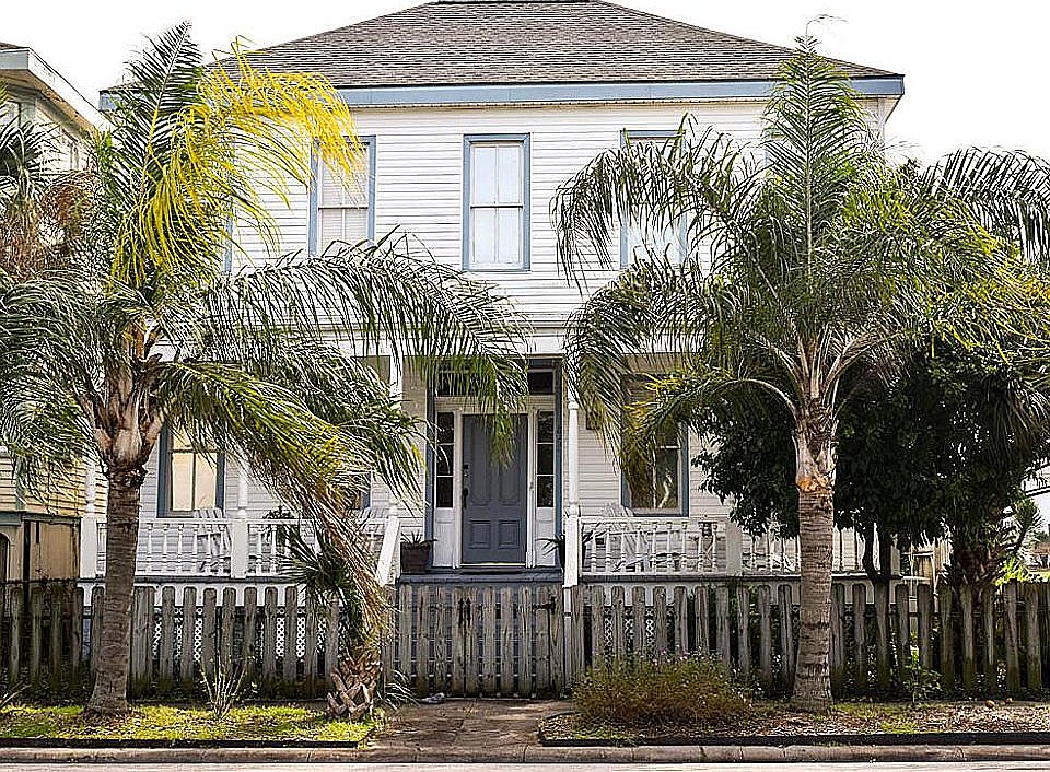 1st image of 827 Church St