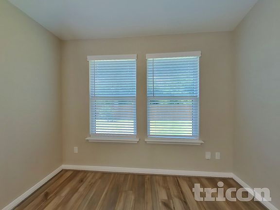4th image of 13531 Emerson Way