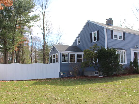 4th image of 498 Nichols St