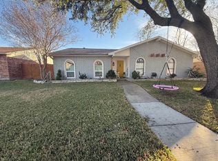 2104 Victoria Rd, Carrollton, TX 75007