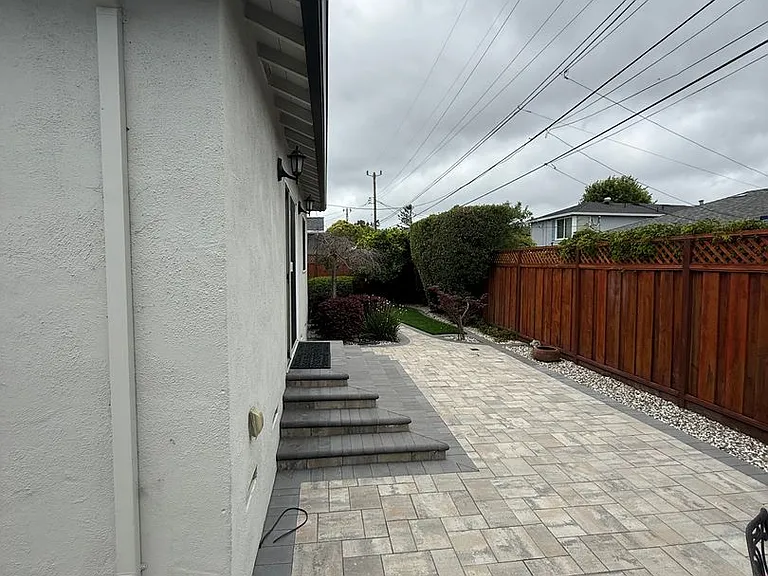 1108 Clovelly Ln — Photo 6