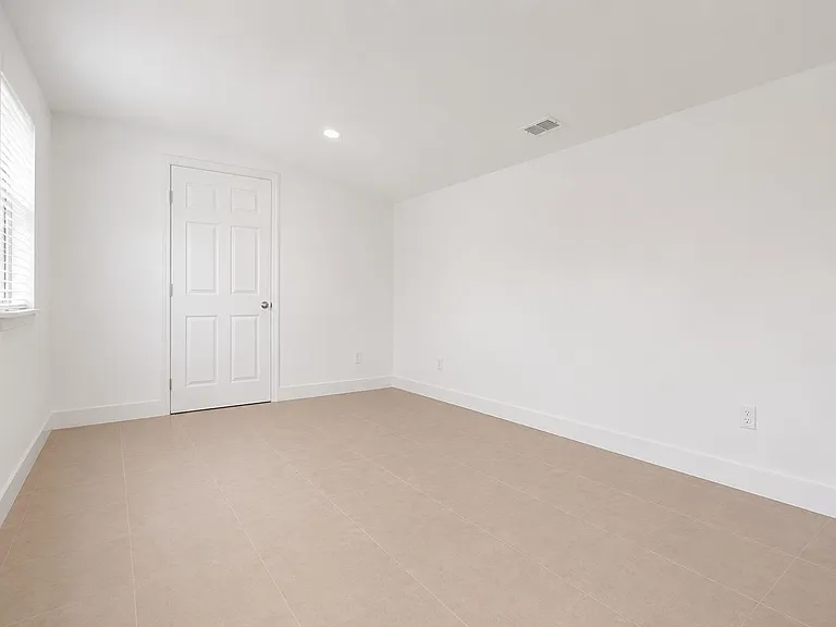 6110 SW 38th St — Photo 10