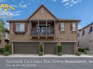 19445 Opal Ln, Santa Clarita, CA 91350