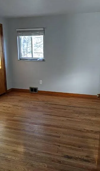 345 Mansfield Ave — Photo 7