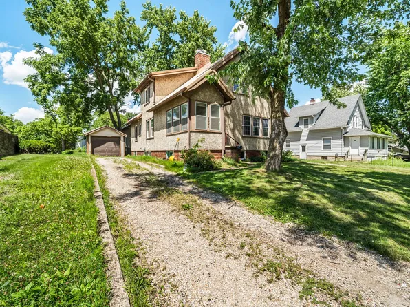 2921 Wood St, Ames, IA 50014