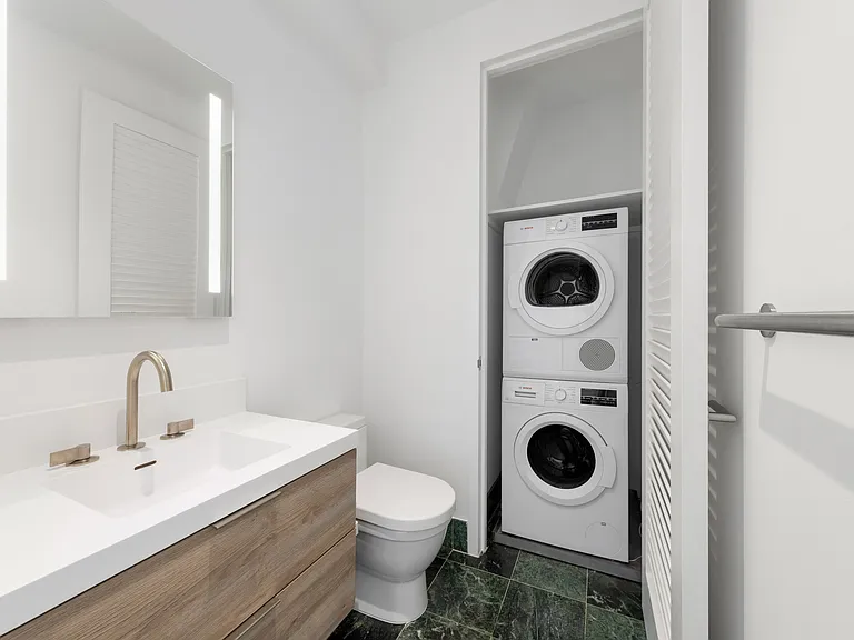 101 W 67th St #Penthouse 2B — Photo 9
