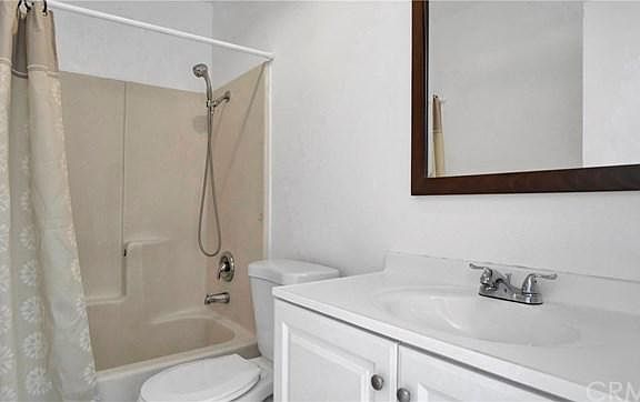 4th image of 2315 W Edinger Ave #2