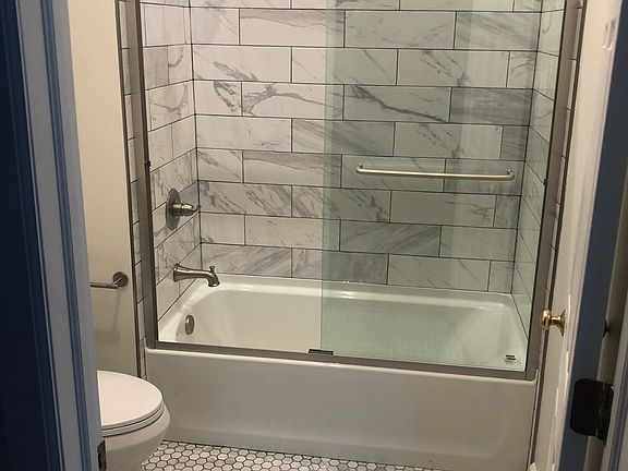 2nd image of 2455 N Sawyer Ave APT 1F