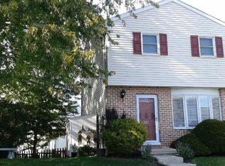 281 Riverview Dr, Ephrata, PA 17522