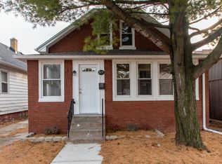819 11th St, North Chicago, IL