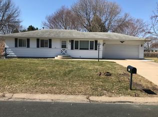 960 Swift St S, Shakopee, MN 55379