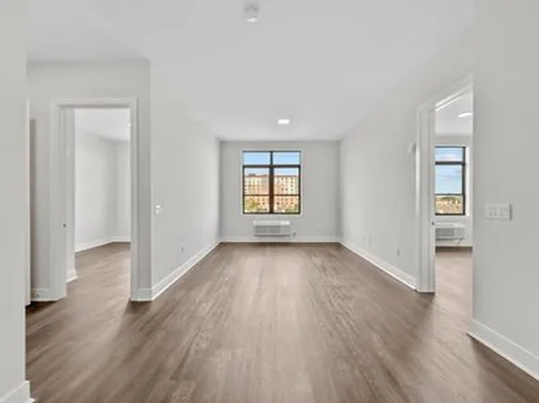 121 34th Street image 131 of 213