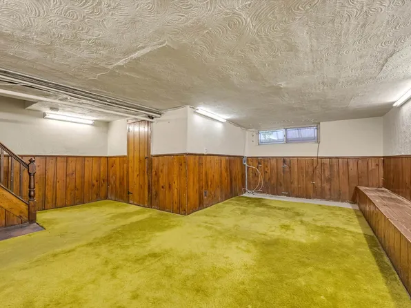 67-56 Exeter Street image 13 of 25