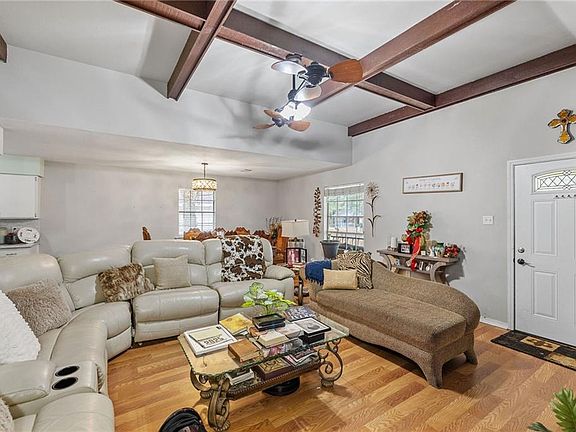 5th image of 70319 L St