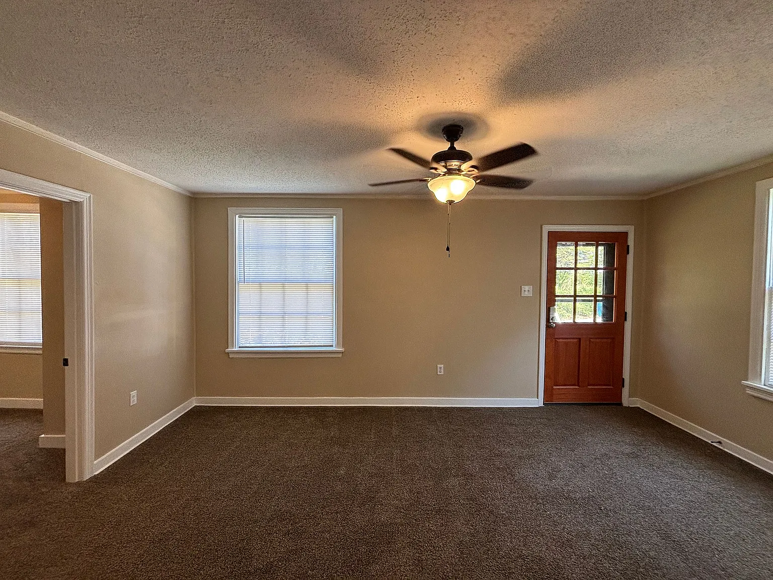 2109 S Taylor St — Photo 3