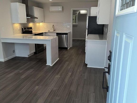 5th image of 1309 Hudson Ave #B4