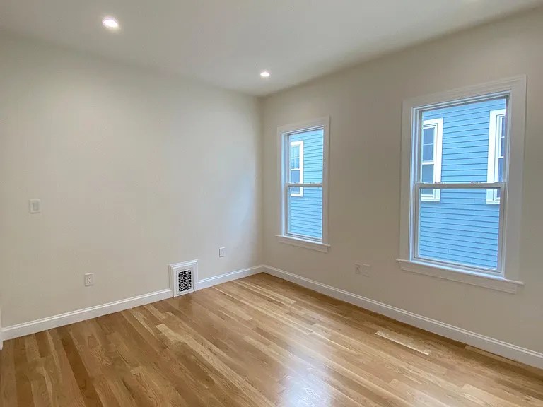 258 Belmont St #2 — Photo 10
