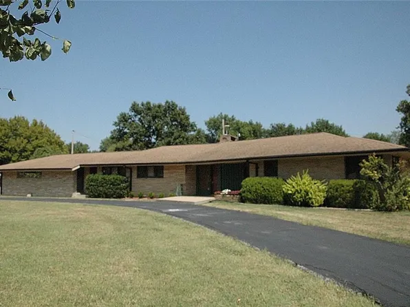 310 Highland Dr, Parsons, KS 67357