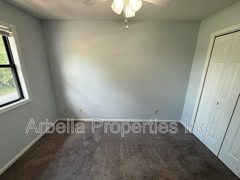 390 Erwin Hwy #2 — Photo 11