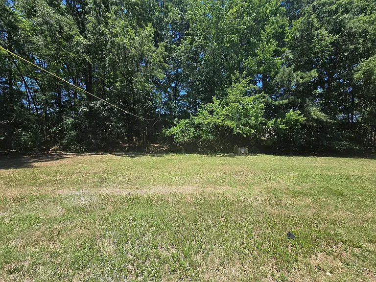 506 Lake Dr — Photo 10