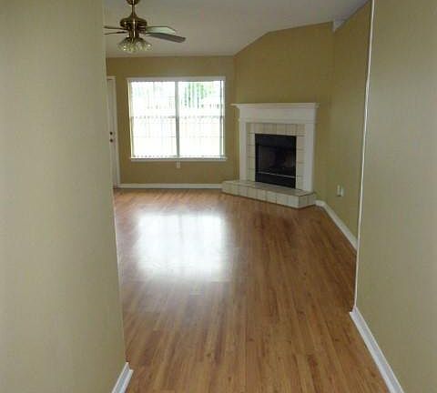 4th image of 2130 Cheshire Ct