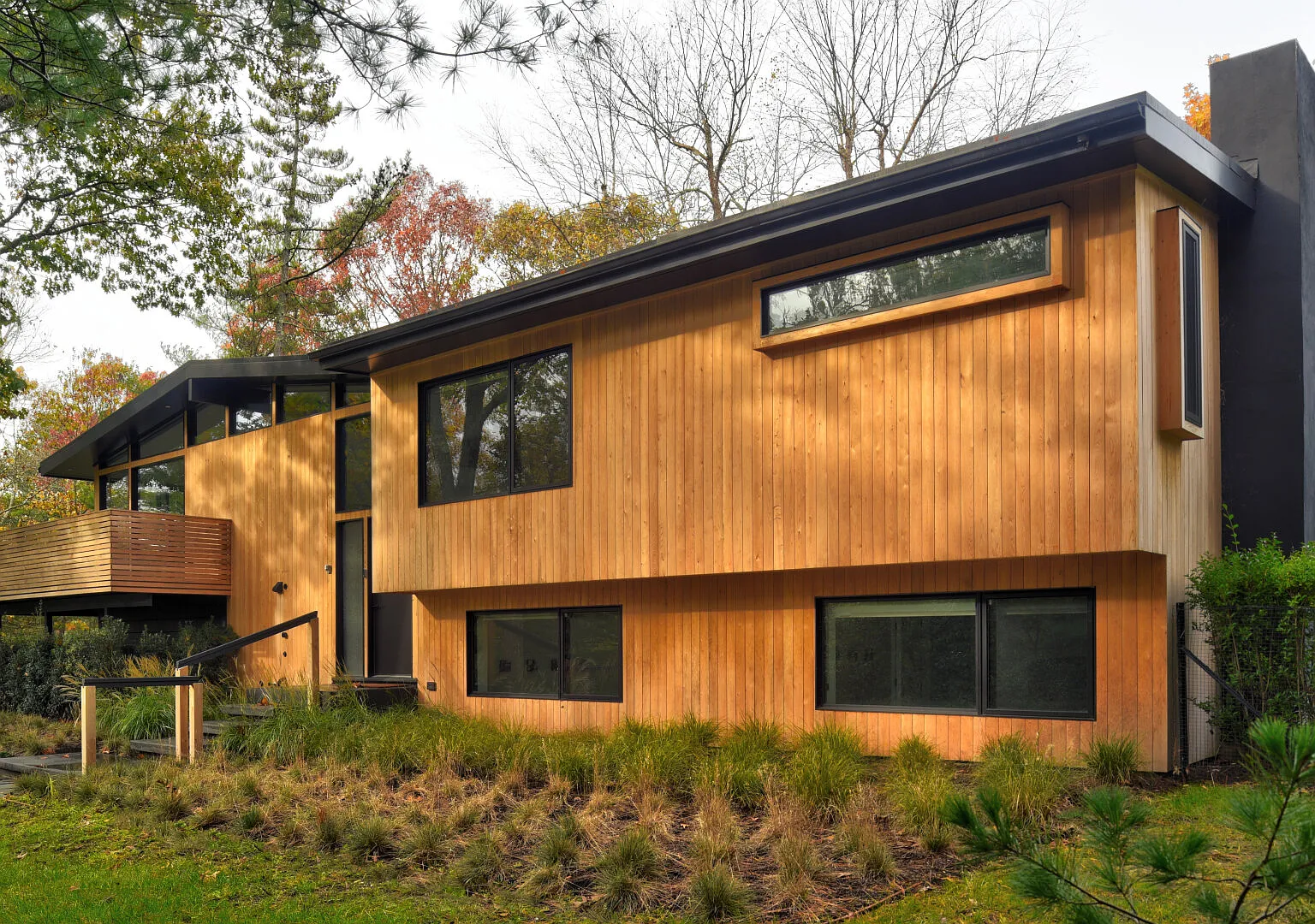 Newly Renovated with Heated Gunite Pool, Steps From The Water — Photo 4