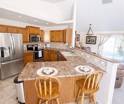 2nd image of 409 Autumn Ct