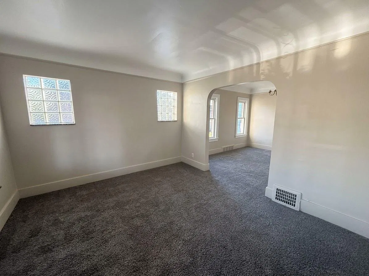 2 bed, 1.0 bath, 1824 sqft, $1,375 — Photo 2