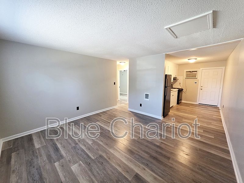 1st image of 421 Cascade Ave APT B