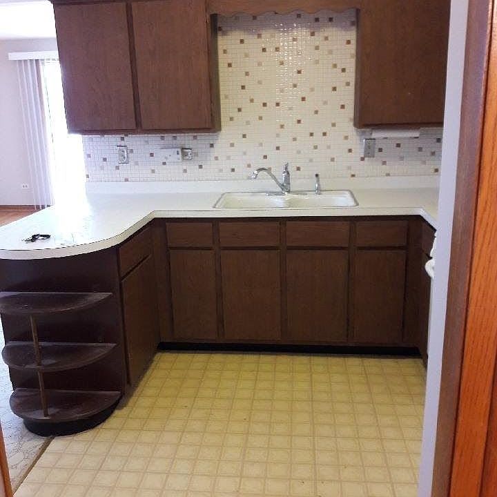 2nd image of 7138 W 82nd St APT 3E