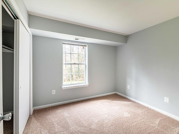 5th image of 13940 Longwood Manor Ct #5-4012