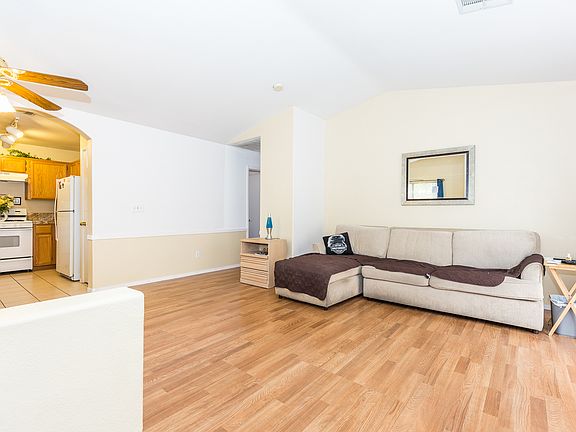 4th image of 2442 Cliffwood Dr