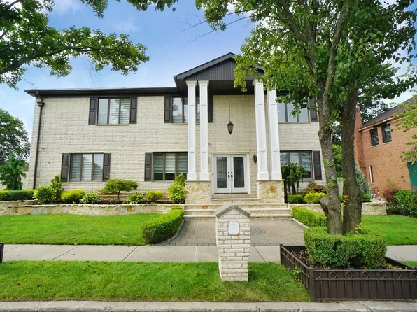 485 Crown Avenue image 1 of 76