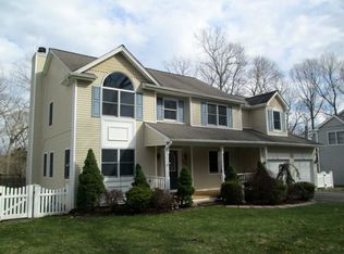 58 Horton Dr, Huntington Station, NY 11746