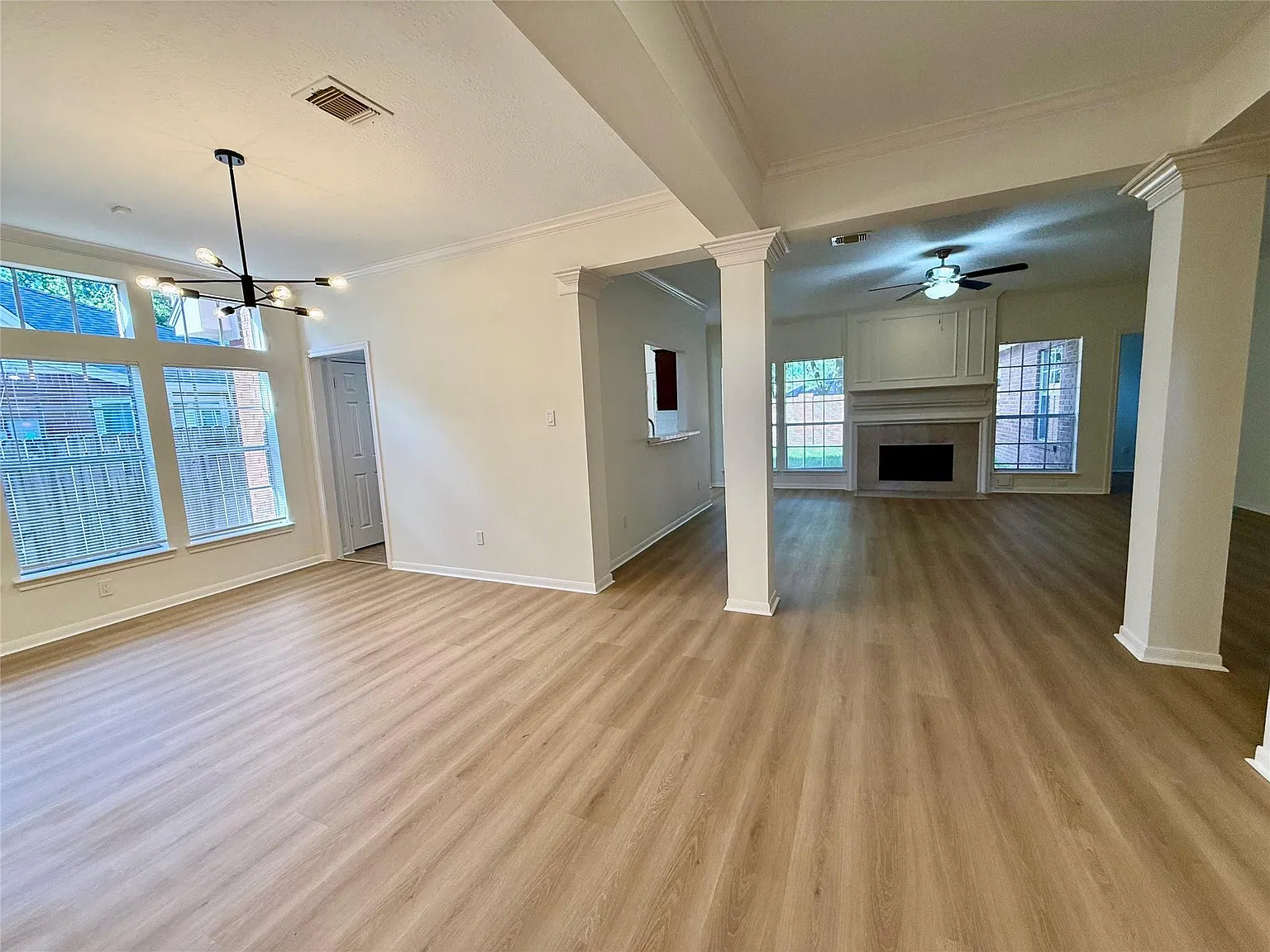 4 bed, 2.0 bath, 2049 sqft, $2,500 — Photo 3