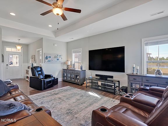 3rd image of 2107 Lake Kissimmee Ct