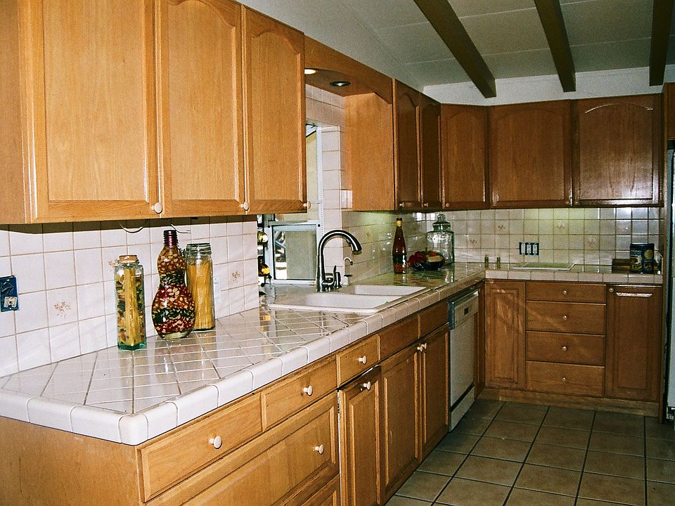 1st image of 9367 Manor Dr