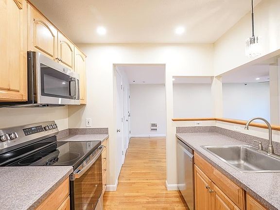 4th image of 500 Candlewood Park Unit 38