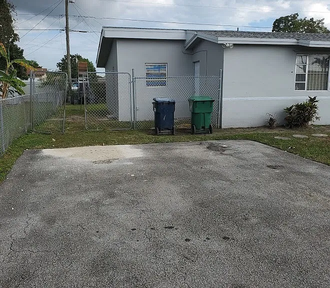 14721 SW 104th Ave — Photo 3